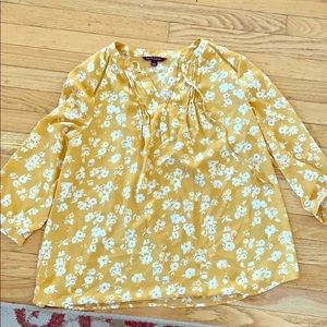 Flowy yellow Blouse